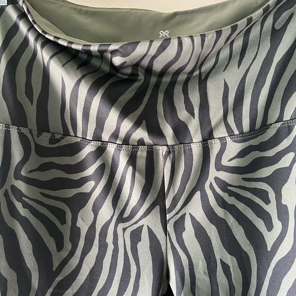 Ruby Ribbon Black and Green Zebra 🦓 Print Leggings - Picture 5 of 5